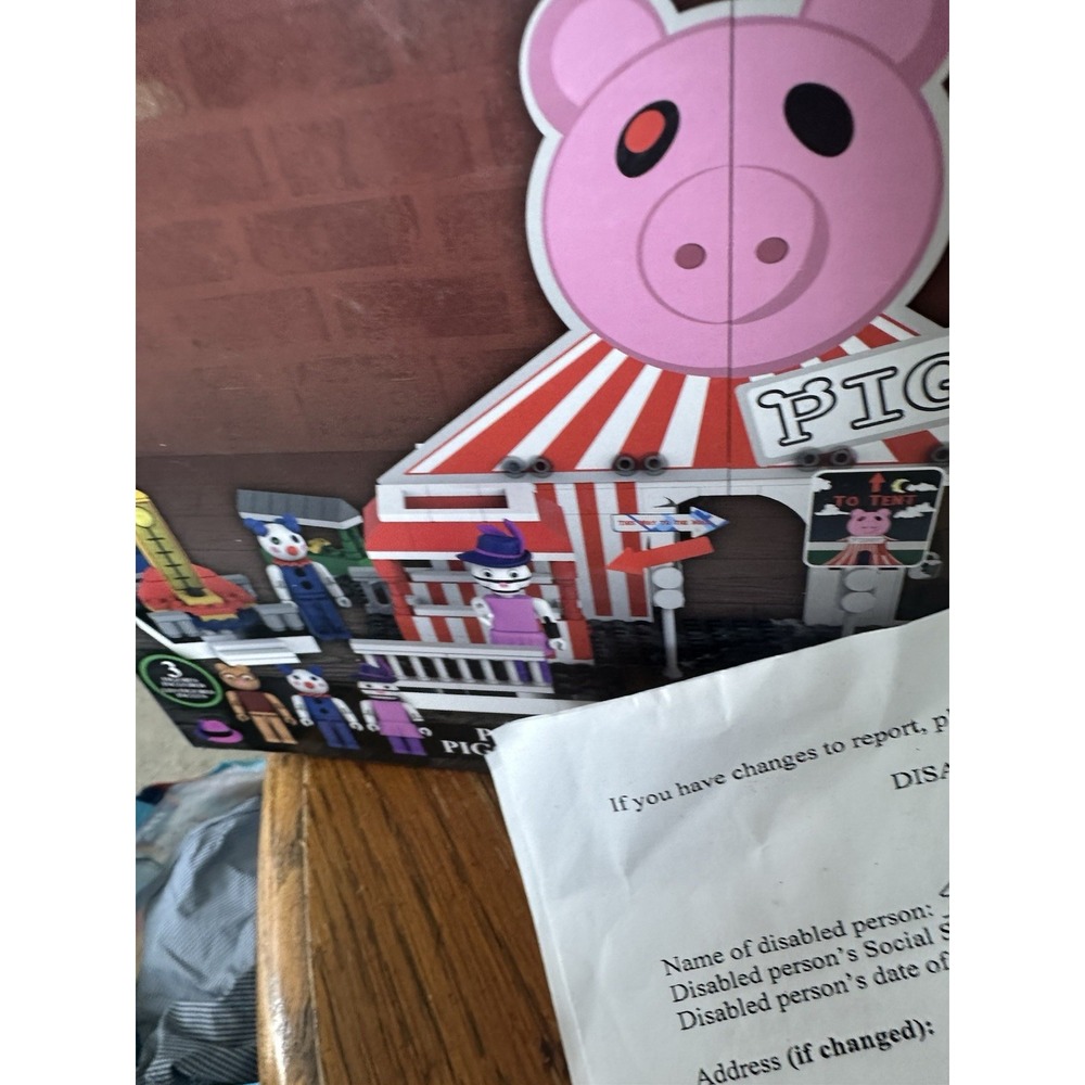 Piggy Carnival Building‎ Set with Figures & DLC Code 356 Pcs